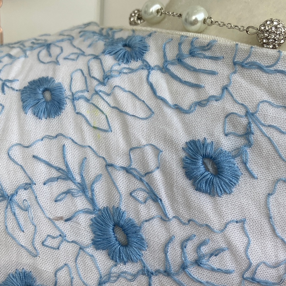 Vintage 60s Blue and White Eyelet Lace Floral Bodycon Sleeveless Mini Dress - Picture 10 of 13